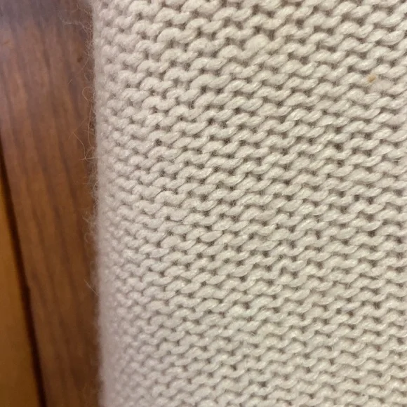 Kenzie Mixed Fabric Cable Knit Pink V-neck Sweater Medium - Picture 6 of 11